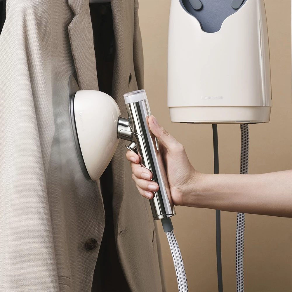 Bàn ủi hơi nước LocknLock Garment steamer ENI218IVY 220-240V, 50-60Hz, 1370-1630W, Dung tích 800ml - Màu ngà - 2