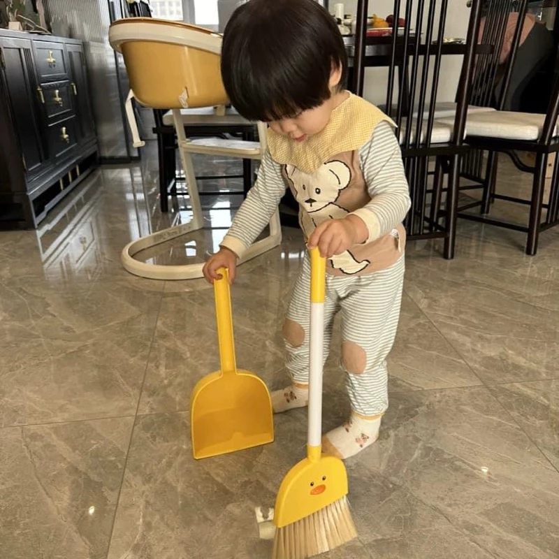 Bộ Chổi Hót Rác Và Cây Lau Nhà Cho Bé Thực Hành Cuộc Sống Dụng Cụ Quét Nhà Lau Nhà Máy Hút Bụi-Đồ Chơi PUPU HOUSE - 4