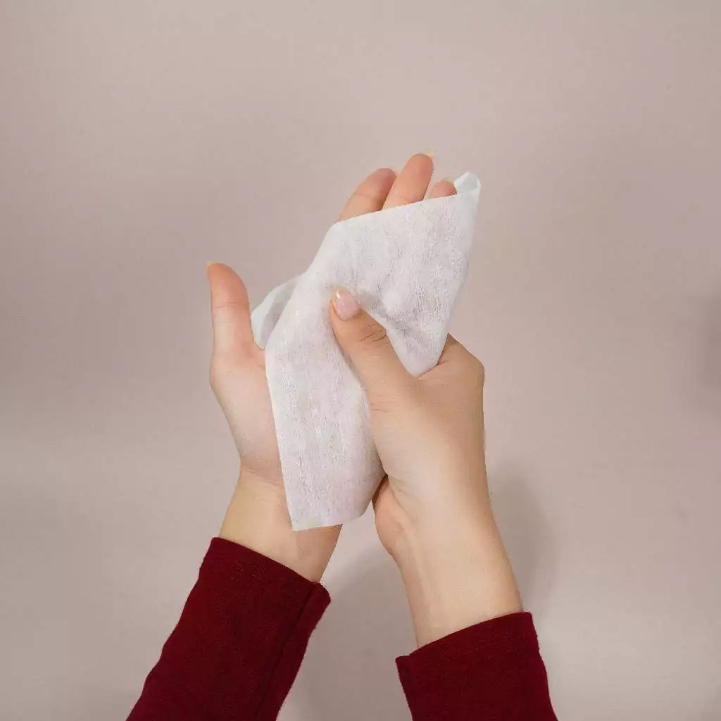 (CÓ QUÀ TẶNG) Thùng 10 gói khăn ướt Lamy 100 tờ không cồn không parabens cao cấp dành cho em bé - 4