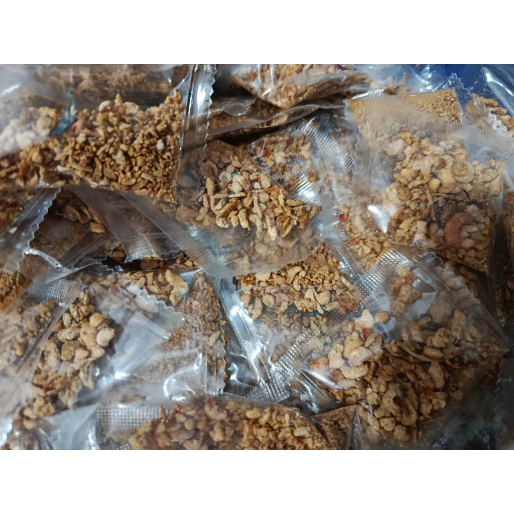 Tùy chọn muối nhuyễn chay, muối nhuyễn tôm, muối sặc, tôm hạt, muối tỏi để ăn kèm bánh tráng phơi sương | Bến Ăn Vặt - 2