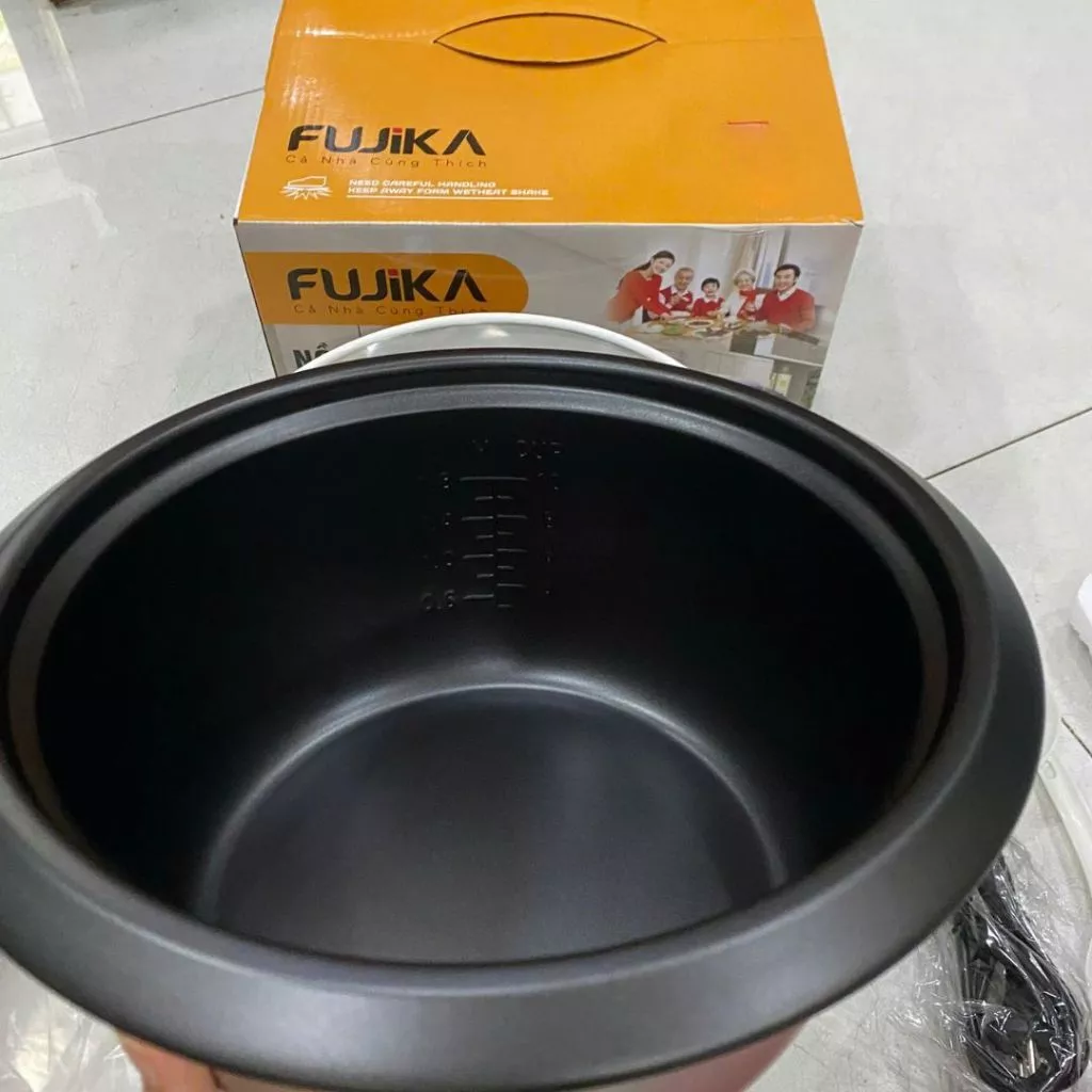 Nồi cơm điện FUJIKA dạng nắp rời, dung tích 1.2 L nấu 2-3 người ăn lòng chống dính nấu cơm dẻo ,cơm ngon ,giữ nhiệt BH - 5