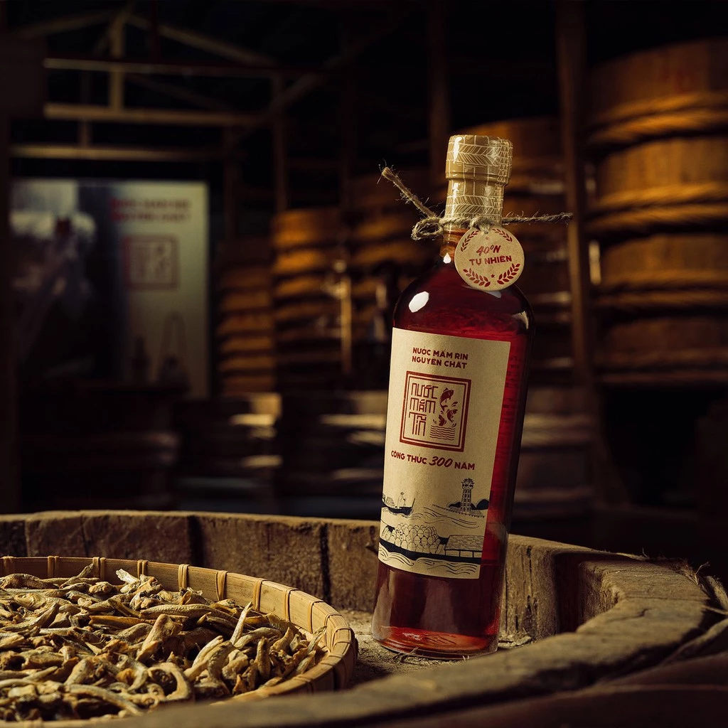 [Thùng 6 chai nước mắm ngon] Nước Mắm Tĩn cá cơm than Nhãn Đỏ Độ Đạm 40N Chai Thủy Tinh 500ml Truyền Thống Sạch