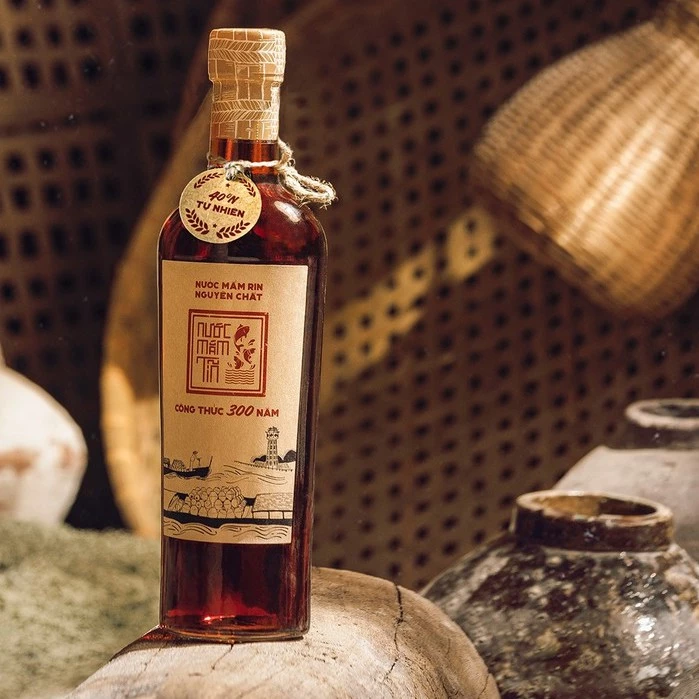 [Nước mắm NGON] 01 Chai Nước mắm Tĩn nhãn đỏ độ đạm 40N chai thủy tinh 500ml rin nguyên chất truyền thống sạch - 2