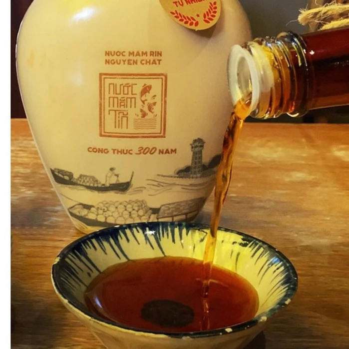 [Nước mắm NGON] 01 Chai Nước mắm Tĩn nhãn đỏ độ đạm 40N chai thủy tinh 500ml rin nguyên chất truyền thống sạch - 3