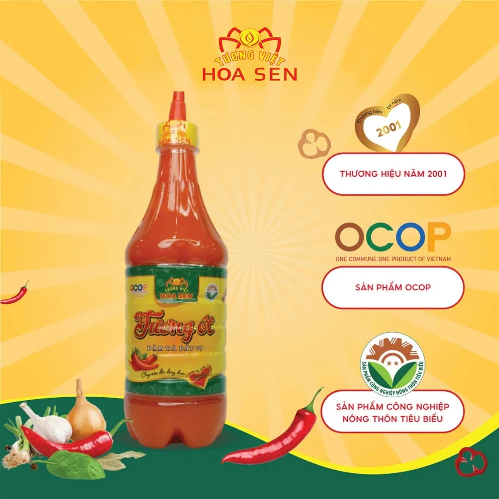 Tương ớt chai 700g - Tương Việt Hoa Sen - Đậm đà bắt vị