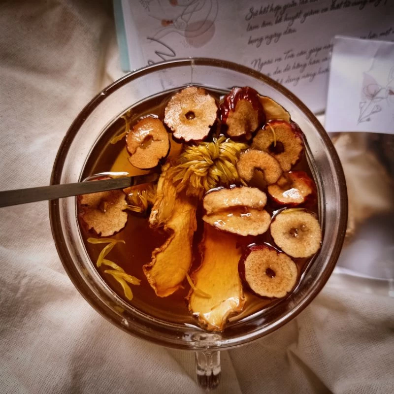 Gói trà giảm đau bụng kinh, làm ấm tử cung -My Girl- gồm trà hoa cúc đường nâu, trà táo đỏ, trà gừng sấy