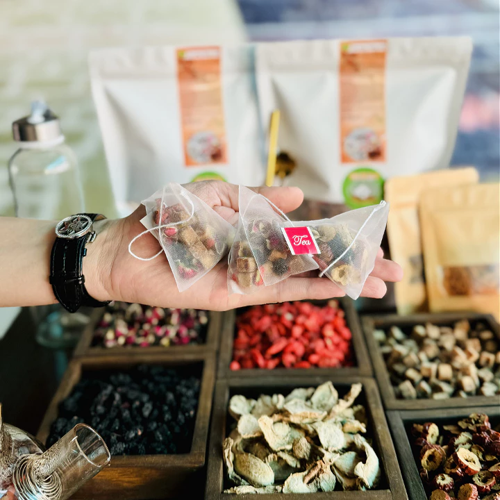 Trà Gừng Đường Nâu - Tiệm Trà Tri Kỷ - Thành Phần: Gừng, táo đỏ, kỷ tử, nụ hồng, dâu tằm, đường nâu - 2