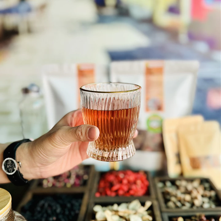 Trà Gừng Đường Nâu - Tiệm Trà Tri Kỷ - Thành Phần: Gừng, táo đỏ, kỷ tử, nụ hồng, dâu tằm, đường nâu - 4