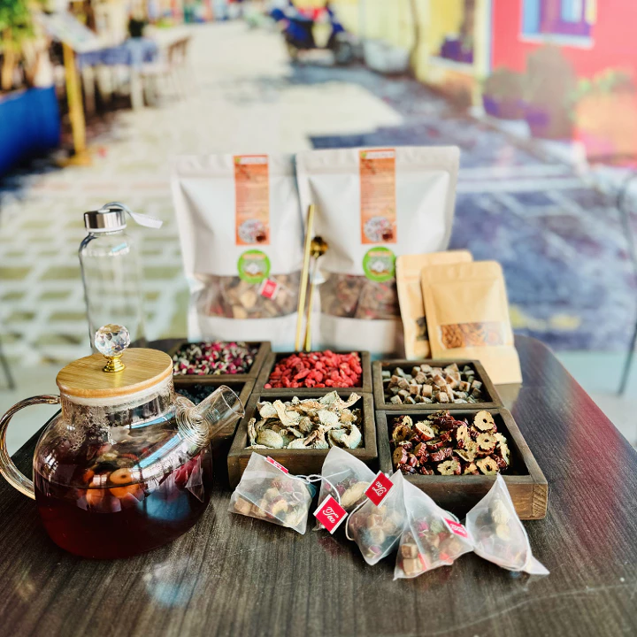 Trà Gừng Đường Nâu - Tiệm Trà Tri Kỷ - Thành Phần: Gừng, táo đỏ, kỷ tử, nụ hồng, dâu tằm, đường nâu - 6