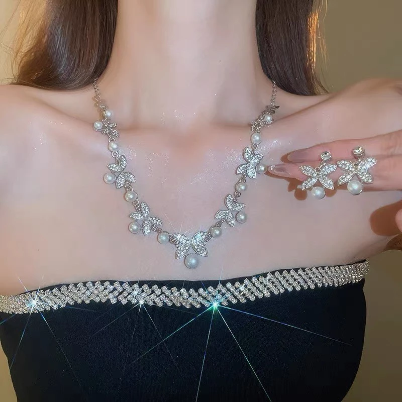 Bộ trang sức gồm bông tai và vòng cổ pha lê tinh tế - Phụ kiện hoàn hảo cho váy cưới - 3