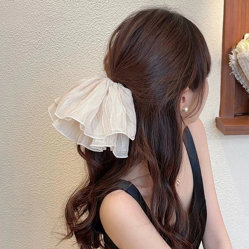 Phong Cách Hàn Quốc 2025 - Nơ Scrunchy Tóc Cho Cô Gái Mùa Thu Đông