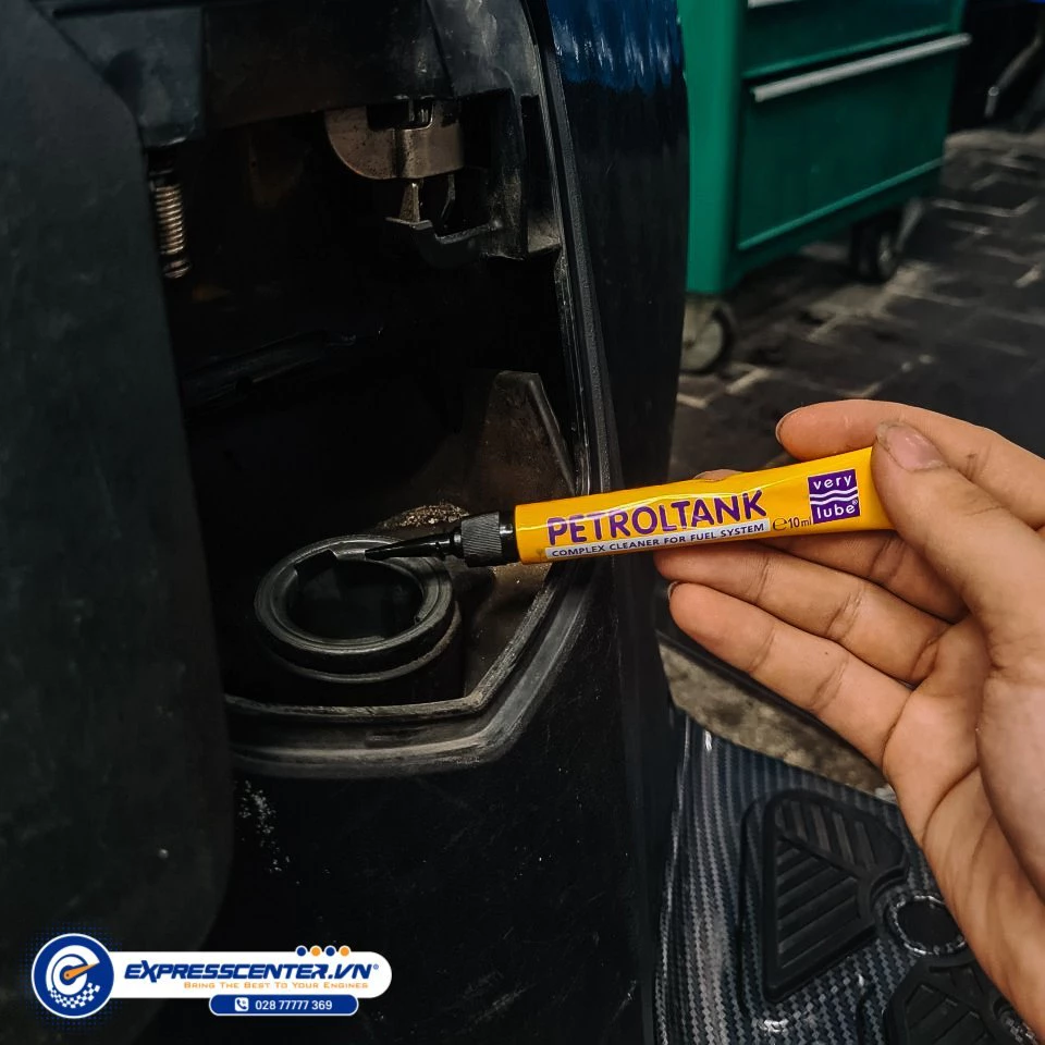 Phụ gia vệ sinh hệ thống xăng Xado Petroltank 10ml - 2